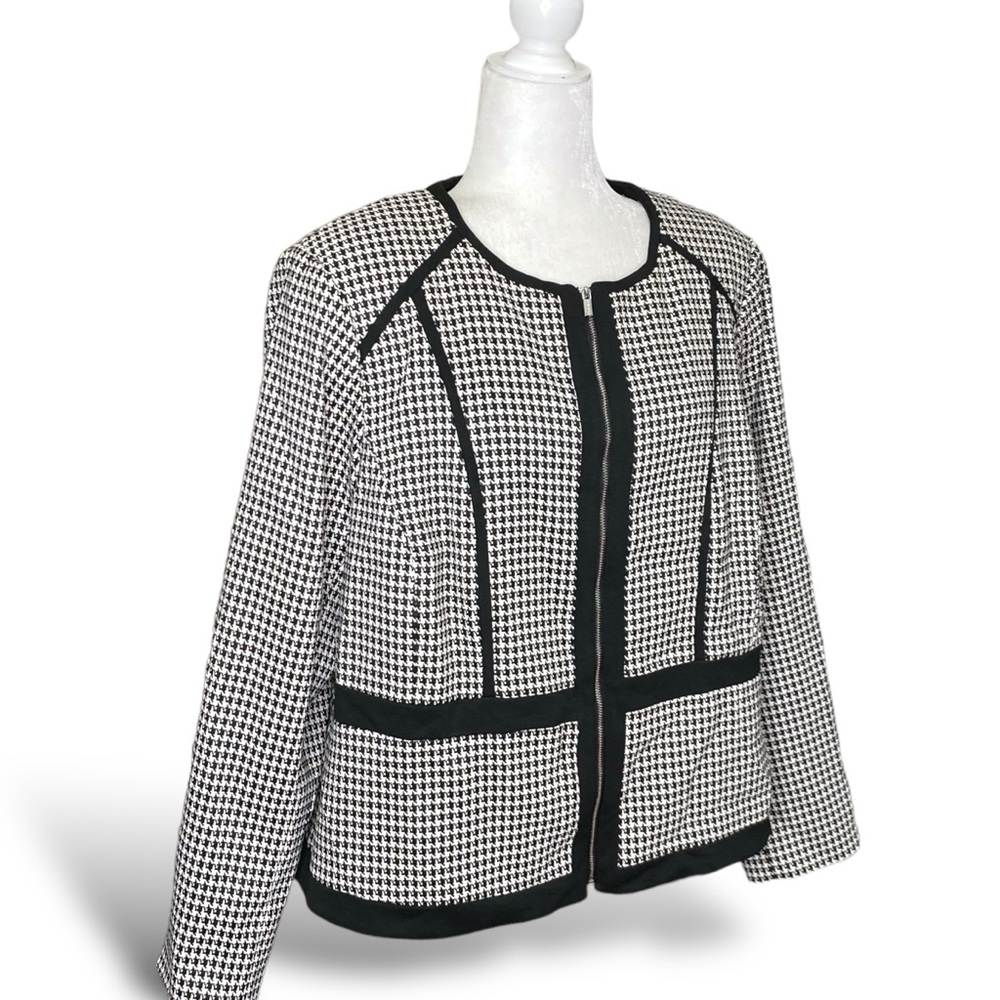 Calvin Klein Black and White Houndstooth Zip Front Blazer